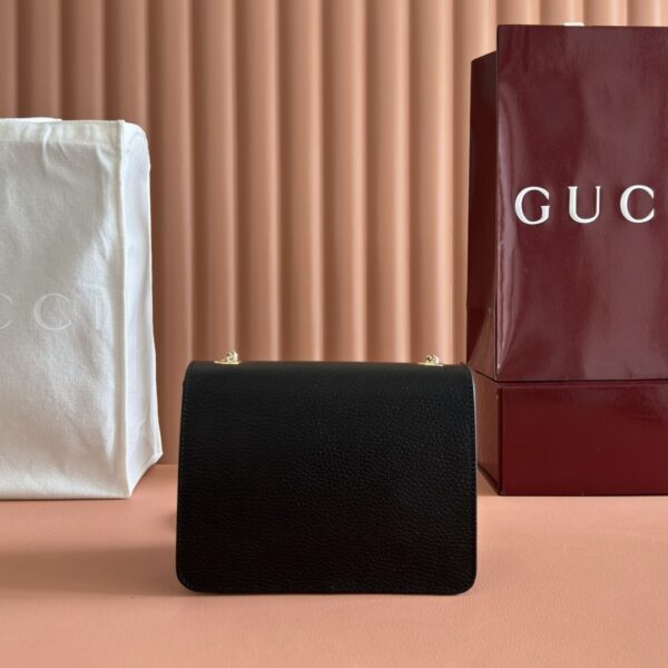 sy_no_8ACA855E1AE21E4C61BF718A3A6FB4AF_1 Gucci Interlocking G Grain Leather Chain Shoulder Bag