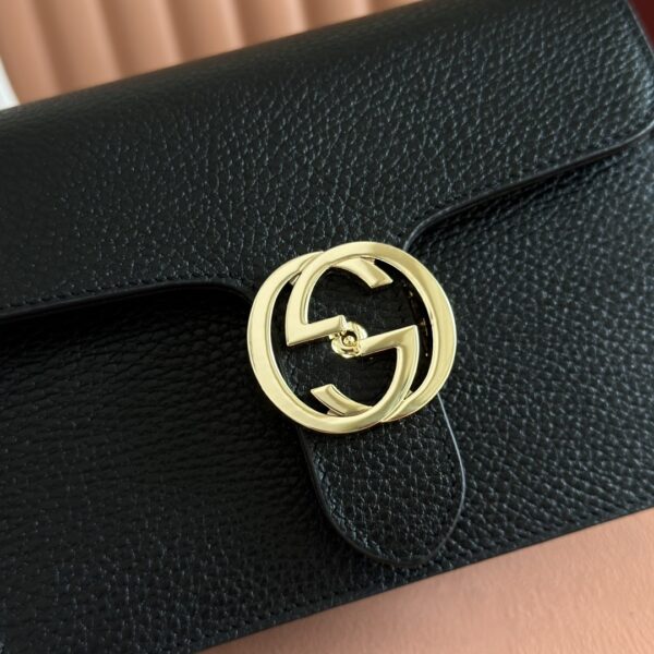 sy_no_8ACA855E1AE21E4C61BF718A3A6FB4AF_4 Gucci Interlocking G Grain Leather Chain Shoulder Bag
