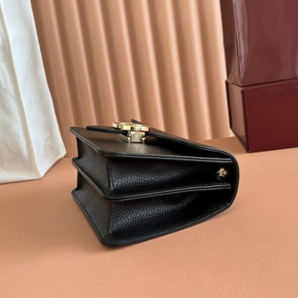 sy_no_8ACA855E1AE21E4C61BF718A3A6FB4AF_6 Gucci Interlocking G Grain Leather Chain Shoulder Bag