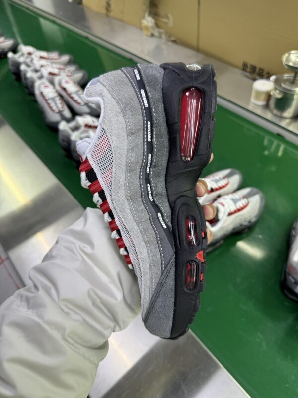 sy_no_8AE56E72309913069BDF8DBFA4E6E89D_3 Nike Air Max 95 – Grey / Red / Black