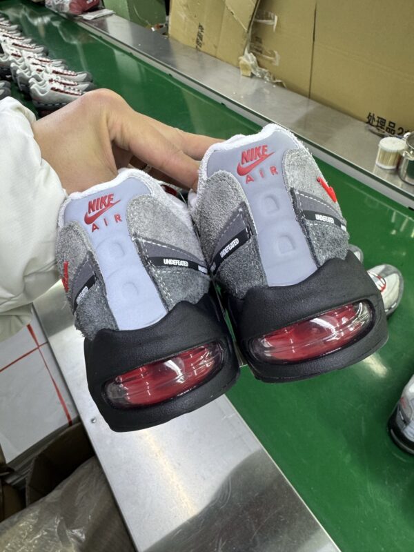 sy_no_8AE56E72309913069BDF8DBFA4E6E89D_4 Nike Air Max 95 – Grey / Red / Black