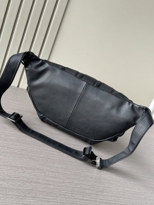 sy_no_8AECAB39A0F540EB3580FCDCFB3A1D2E_2 Large-Capacity Crossbody Chest Bag – Black