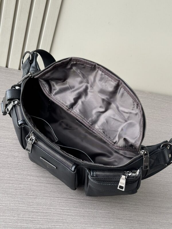 sy_no_8AECAB39A0F540EB3580FCDCFB3A1D2E_8 Large-Capacity Crossbody Chest Bag – Black