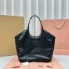 sy_no_8AFDB6627FE818767454F605F1CD1851_0 Black Smooth Leather Large Shoulder Tote