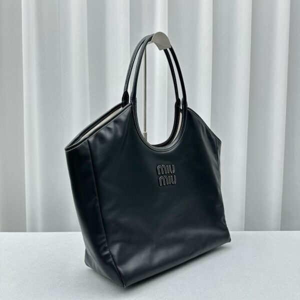 sy_no_8AFDB6627FE818767454F605F1CD1851_2 Black Smooth Leather Large Shoulder Tote