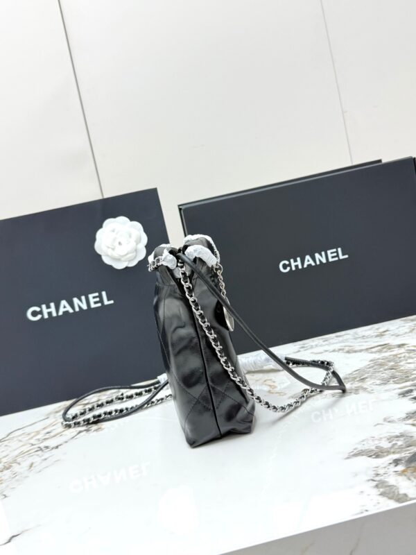 sy_no_8B08D0B843AC70C83387BDC55E33EBA1_2 Chanel 23A Mini 22 Bucket Bag – Glossy Calfskin Leather with Silver Hardware