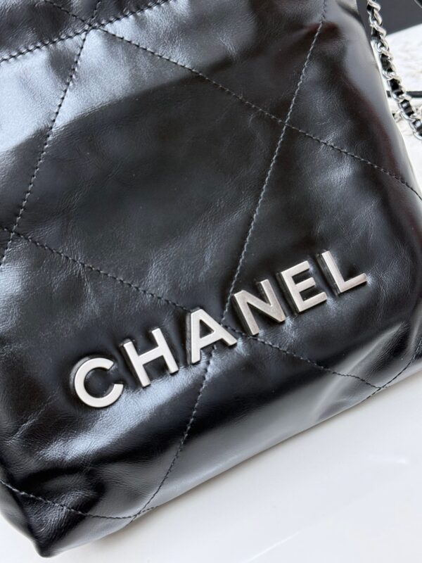 sy_no_8B08D0B843AC70C83387BDC55E33EBA1_4 Chanel 23A Mini 22 Bucket Bag – Glossy Calfskin Leather with Silver Hardware