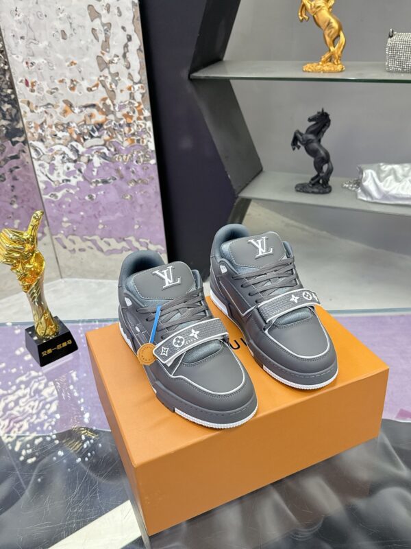 sy_no_8B43C66518A0BD4CDCFF6D63C883DBDE_0 Louis Vuitton LV Trainer Glacier Grey & Cement Grey Sneakers