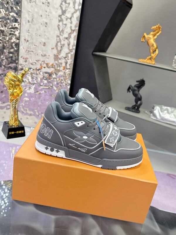 sy_no_8B43C66518A0BD4CDCFF6D63C883DBDE_1 Louis Vuitton LV Trainer Glacier Grey & Cement Grey Sneakers