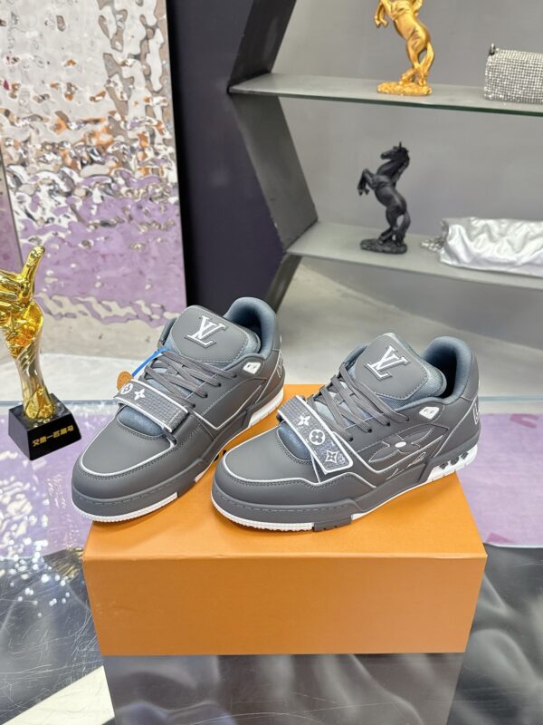 sy_no_8B43C66518A0BD4CDCFF6D63C883DBDE_2 Louis Vuitton LV Trainer Glacier Grey & Cement Grey Sneakers