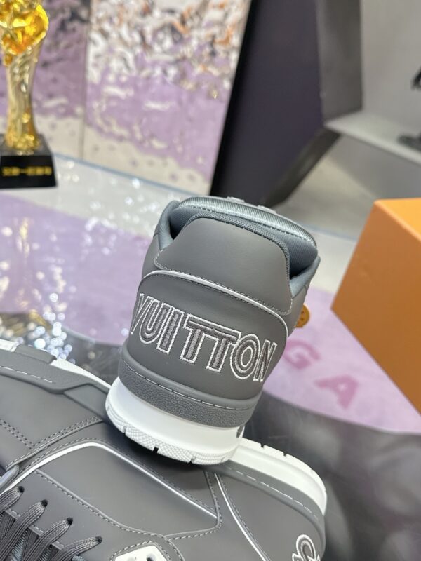 sy_no_8B43C66518A0BD4CDCFF6D63C883DBDE_6 Louis Vuitton LV Trainer Glacier Grey & Cement Grey Sneakers