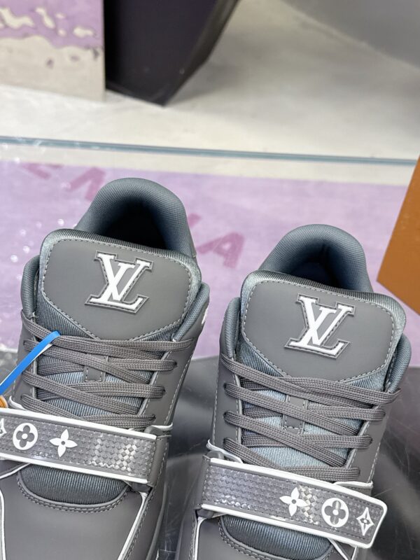 sy_no_8B43C66518A0BD4CDCFF6D63C883DBDE_7 Louis Vuitton LV Trainer Glacier Grey & Cement Grey Sneakers