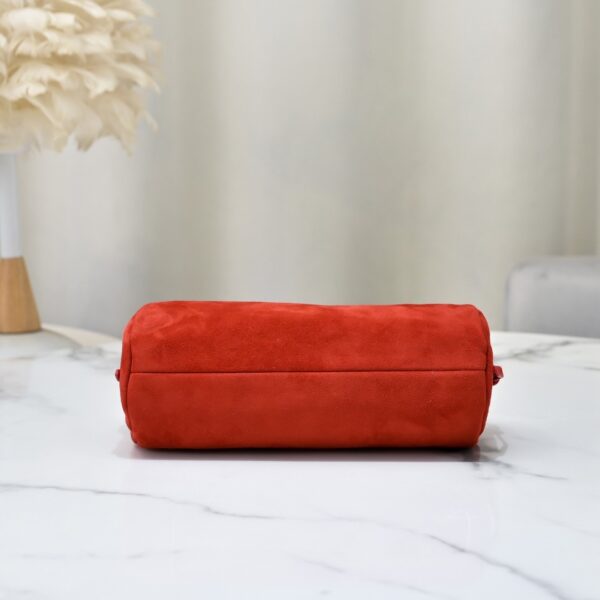 sy_no_8C463359AC110DDFFAE20C1506DBC403_3 Red Leather Cylindrical Underarm Shoulder Bag