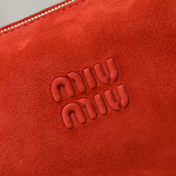 sy_no_8C463359AC110DDFFAE20C1506DBC403_6 Red Leather Cylindrical Underarm Shoulder Bag