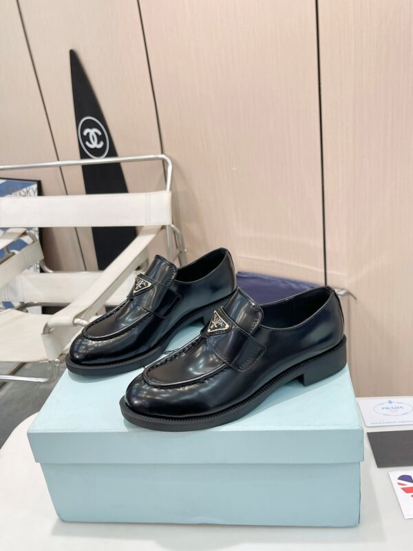 sy_no_8CC69B729E31E00840D71A5D6AD9EFBD_0 Black Glossy Leather Classic Flat Loafers