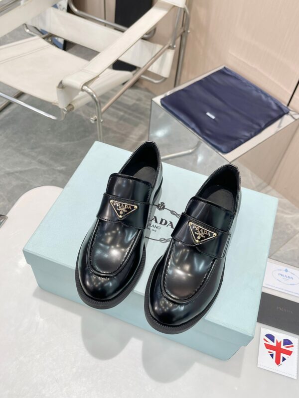 sy_no_8CC69B729E31E00840D71A5D6AD9EFBD_1 Black Glossy Leather Classic Flat Loafers