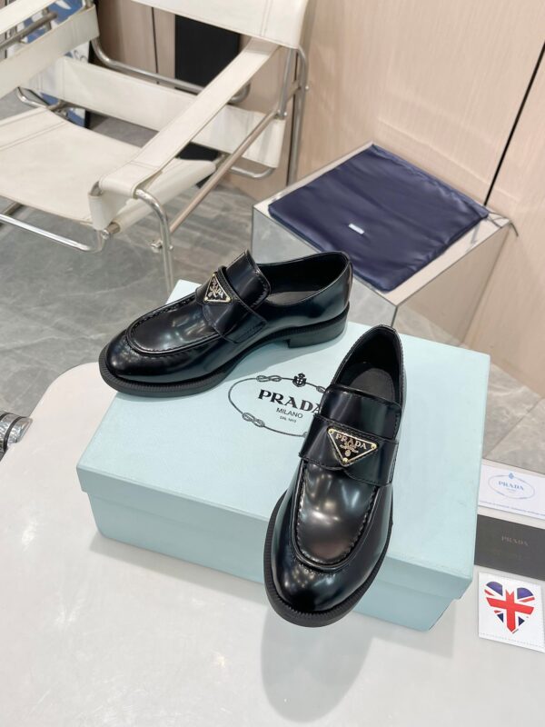 sy_no_8CC69B729E31E00840D71A5D6AD9EFBD_2 Black Glossy Leather Classic Flat Loafers