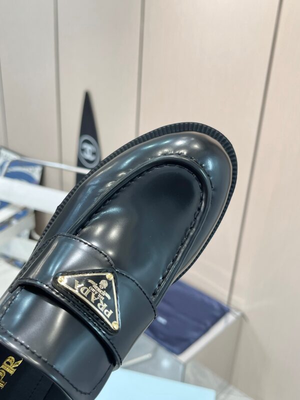 sy_no_8CC69B729E31E00840D71A5D6AD9EFBD_5 Black Glossy Leather Classic Flat Loafers