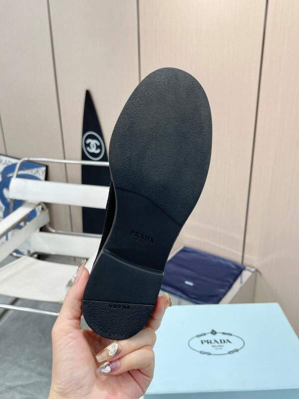sy_no_8CC69B729E31E00840D71A5D6AD9EFBD_7 Black Glossy Leather Classic Flat Loafers