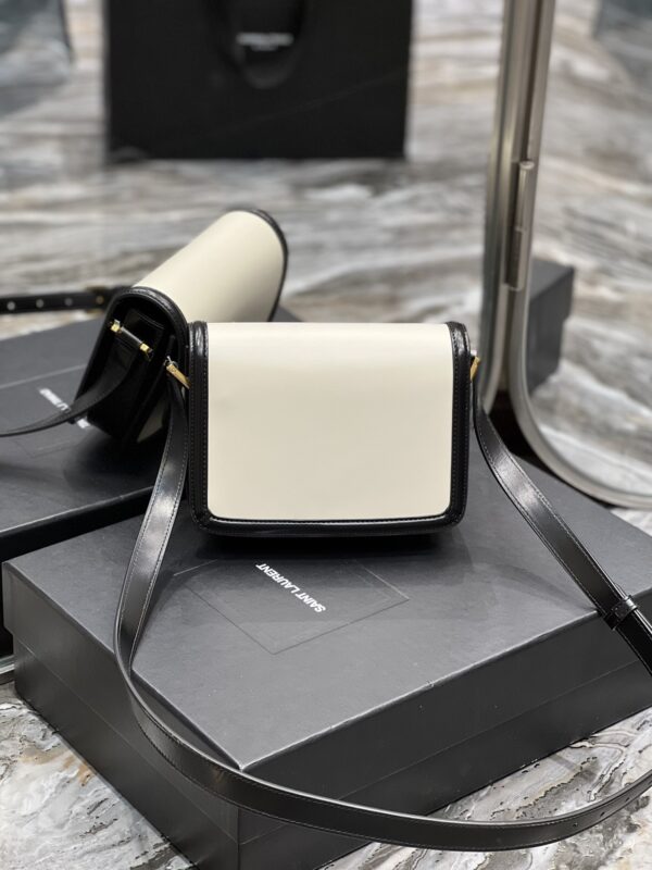 sy_no_8CCD9F53921595F8D583AF71C64BFB17_4 Solferino Box 19cm Bag – Black & White