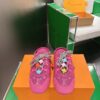 sy_no_8CE7D8C127570DD9E4F716017DFAC956_0 Louis Vuitton Pink Monogram Denim Flower Sneaker Mules