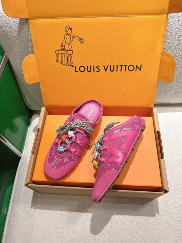 sy_no_8CE7D8C127570DD9E4F716017DFAC956_3 Louis Vuitton Pink Monogram Denim Flower Sneaker Mules