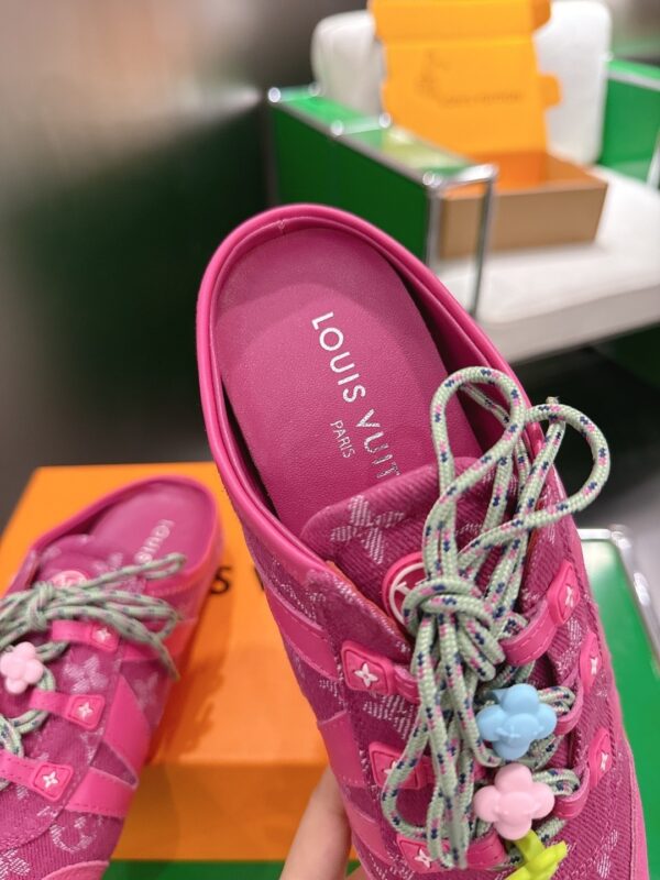 sy_no_8CE7D8C127570DD9E4F716017DFAC956_5 Louis Vuitton Pink Monogram Denim Flower Sneaker Mules