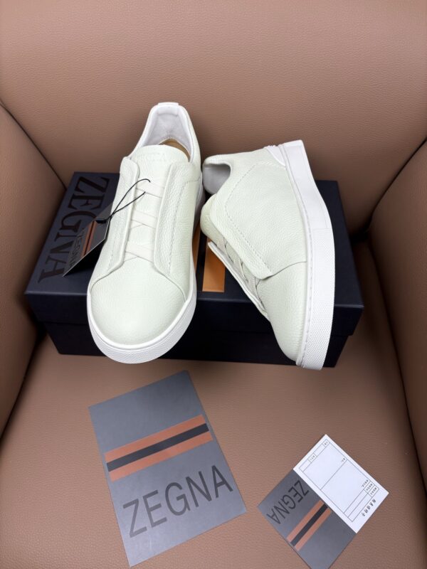 sy_no_8E1A3F917809E6A7942E9329623205E1_4 Off-White & Glacier White Textured Leather Slip-On Sneakers