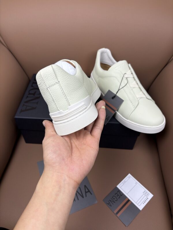 sy_no_8E1A3F917809E6A7942E9329623205E1_7 Off-White & Glacier White Textured Leather Slip-On Sneakers