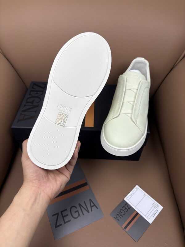 sy_no_8E1A3F917809E6A7942E9329623205E1_8 Off-White & Glacier White Textured Leather Slip-On Sneakers
