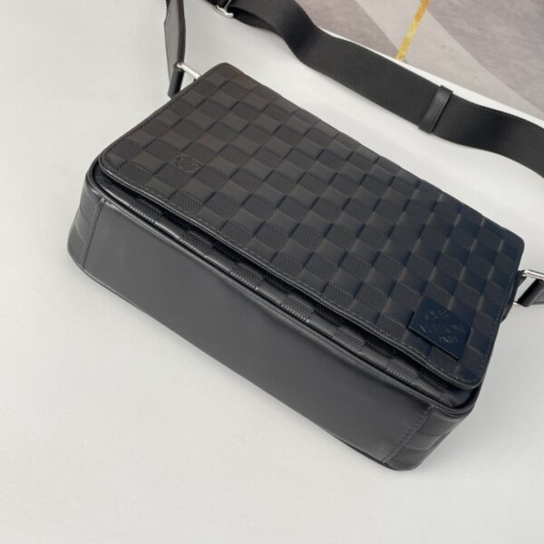 Louis Vuitton District PM Messenger Bag – Damier Infini Canvas