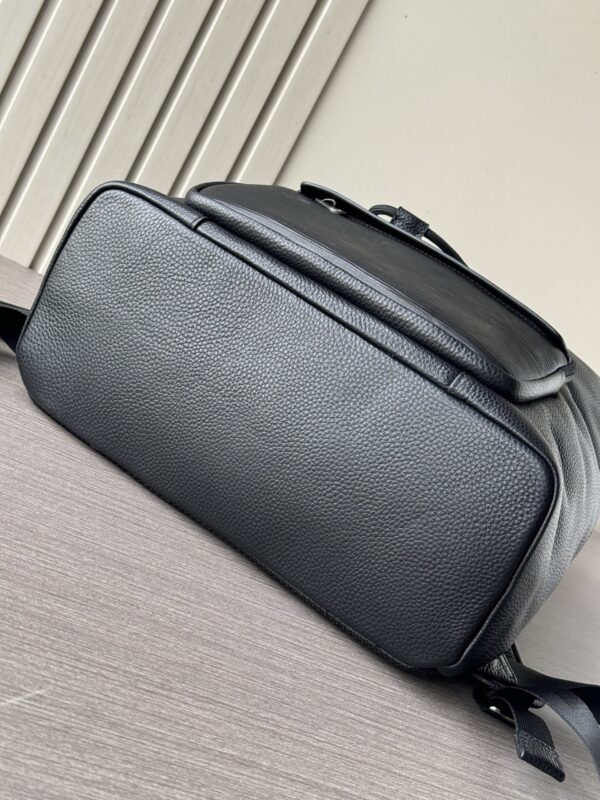 sy_no_8EF1DC9E34B12A42903CFB022831DA5B_6 Montblanc-Inspired Business Backpack – Black
