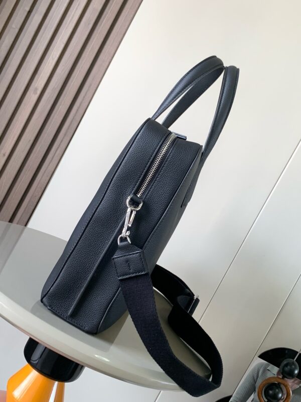 sy_no_900400CC793D0C8296C34F41956883B6_1 Goya Slim Leather Briefcase