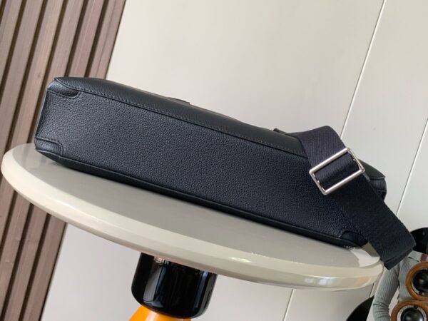 sy_no_900400CC793D0C8296C34F41956883B6_2 Goya Slim Leather Briefcase