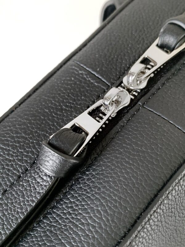 sy_no_900400CC793D0C8296C34F41956883B6_4 Goya Slim Leather Briefcase