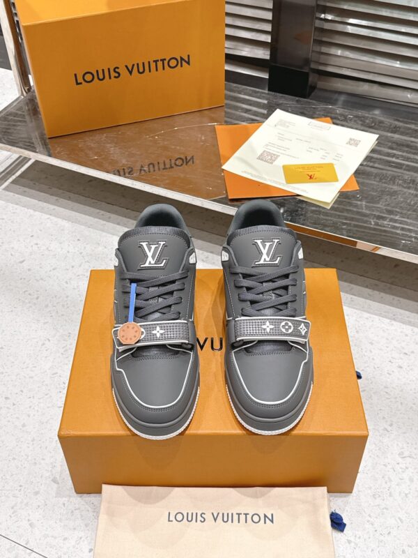 sy_no_905E3339459F06258EA362276D68A499_1 Louis Vuitton LV Trainer Dark Charcoal Grey & White Contrast Sneakers