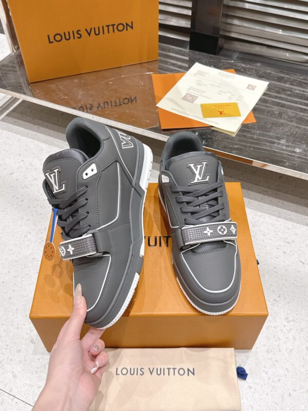 sy_no_905E3339459F06258EA362276D68A499_3 Louis Vuitton LV Trainer Dark Charcoal Grey & White Contrast Sneakers