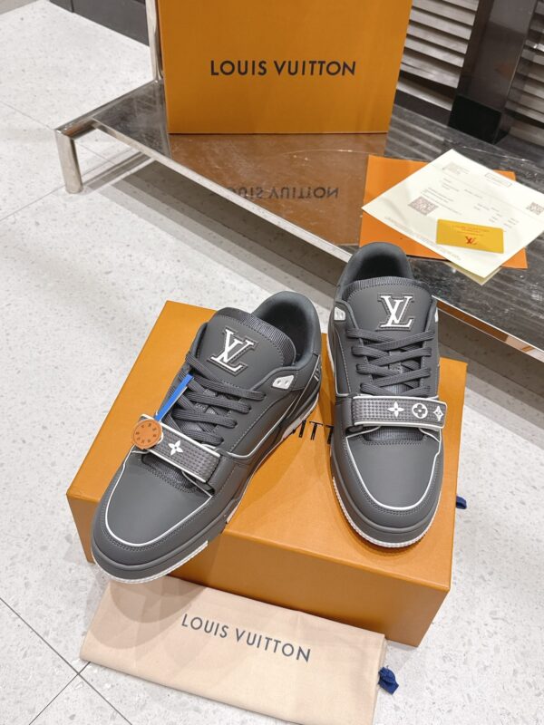 sy_no_905E3339459F06258EA362276D68A499_4 Louis Vuitton LV Trainer Dark Charcoal Grey & White Contrast Sneakers