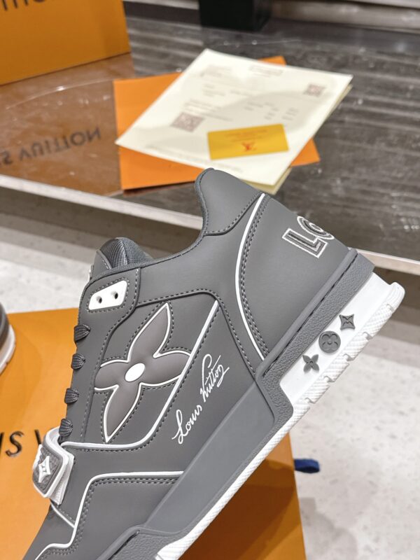 sy_no_905E3339459F06258EA362276D68A499_7 Louis Vuitton LV Trainer Dark Charcoal Grey & White Contrast Sneakers