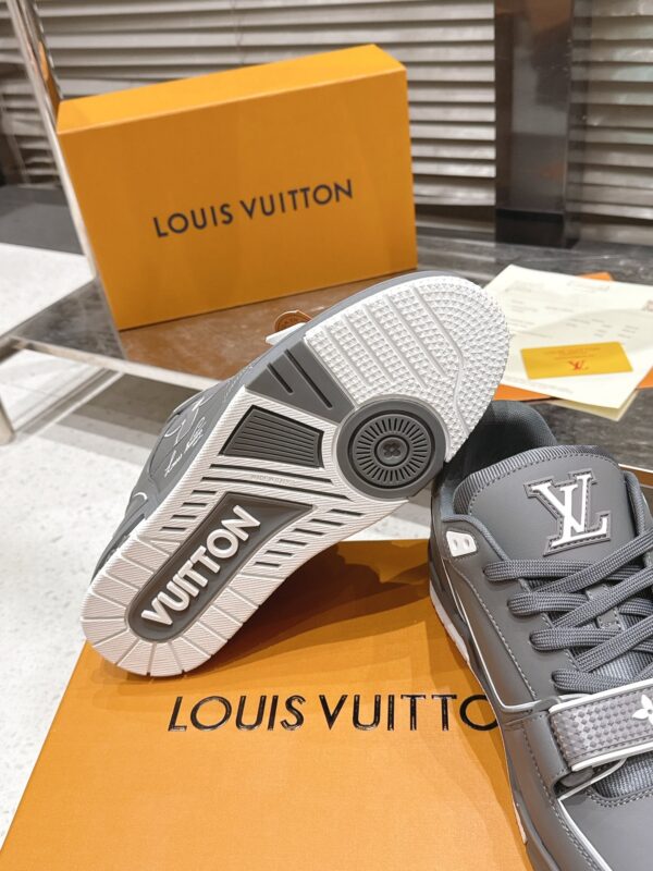 sy_no_905E3339459F06258EA362276D68A499_8 Louis Vuitton LV Trainer Dark Charcoal Grey & White Contrast Sneakers