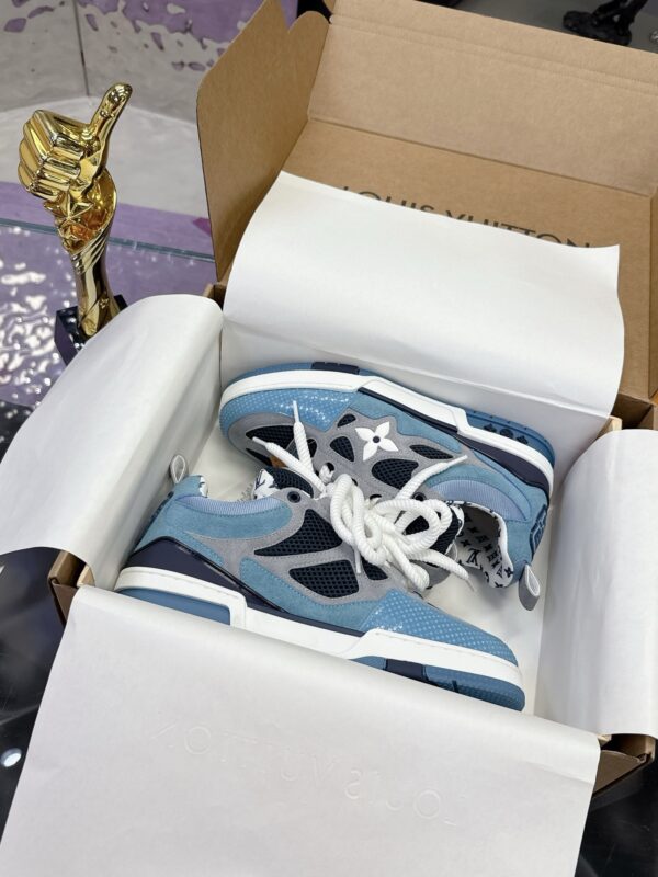 sy_no_905FF48D43903F33CB06BC6121A8EE4F_0 Louis Vuitton LV Skate Blue, Grey & Navy Retro Skate Sneakers