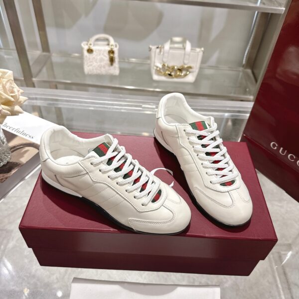 Gucci White Leather Low-Top Sneaker with Green/Red Web Tag