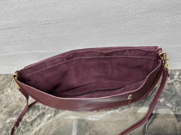 sy_no_912BC44C7654779A24188AFEB448CA9F_7 Celine Soft Triomphe Halfmoon Bag
