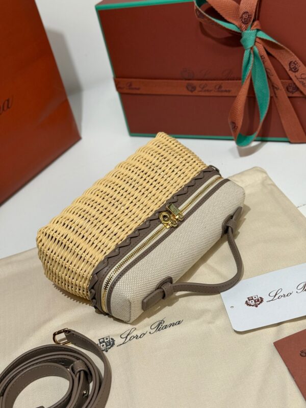 sy_no_9362CEF66931CAD54250EEA421041E28_6 Loro Piana Extra Pocket L19 – Woven Leather Bag