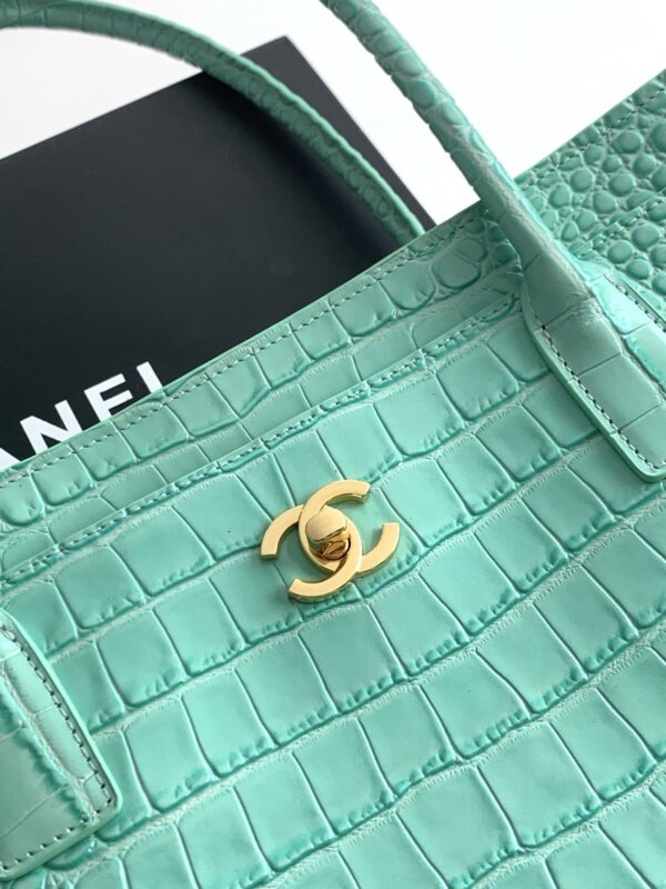 sy_no_968682DE55870964426116D288A49EA7_3 Cyan Cerf-Style Large Crocodile-Embossed Leather Tote Bag