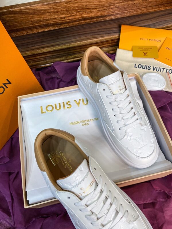 sy_no_9776840670FC1A7017C91BB25F9140EA_4 Louis Vuitton Beverly Hills / Charlie White Embossed Monogram Leather Sneakers
