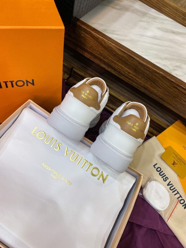 sy_no_9776840670FC1A7017C91BB25F9140EA_6 Louis Vuitton Beverly Hills / Charlie White Embossed Monogram Leather Sneakers