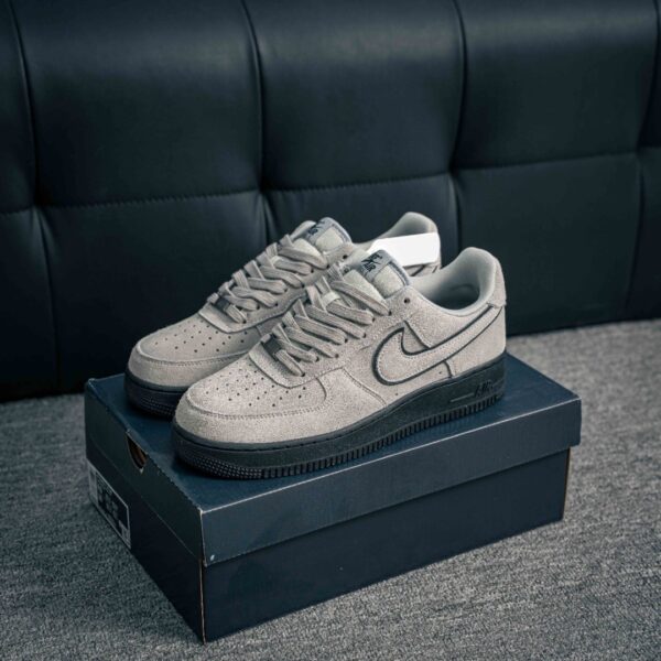 sy_no_97FDCA8B4F608D40248BDB0AE6E3BD1B_0 Nike Air Force 1 Low “Grey Suede / Black Sole”