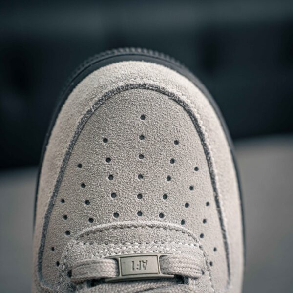 sy_no_97FDCA8B4F608D40248BDB0AE6E3BD1B_5 Nike Air Force 1 Low “Grey Suede / Black Sole”