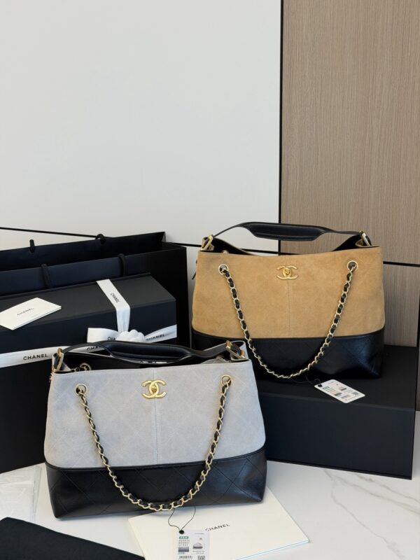 sy_no_98021F71323F790F0923A93B2E5945F3_0 Suede & Black Quilted Leather Tote Bag